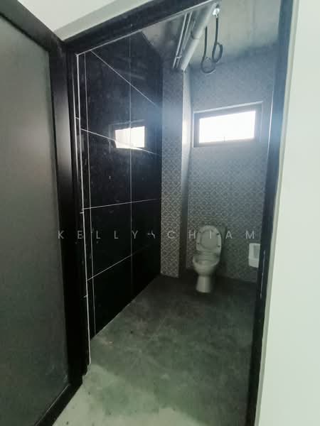 Shop for Rent in Taman Desa Cemerlang (Ulu Tiram) - Kelly Chiam - Bathroom - PropertyGuru.com.my