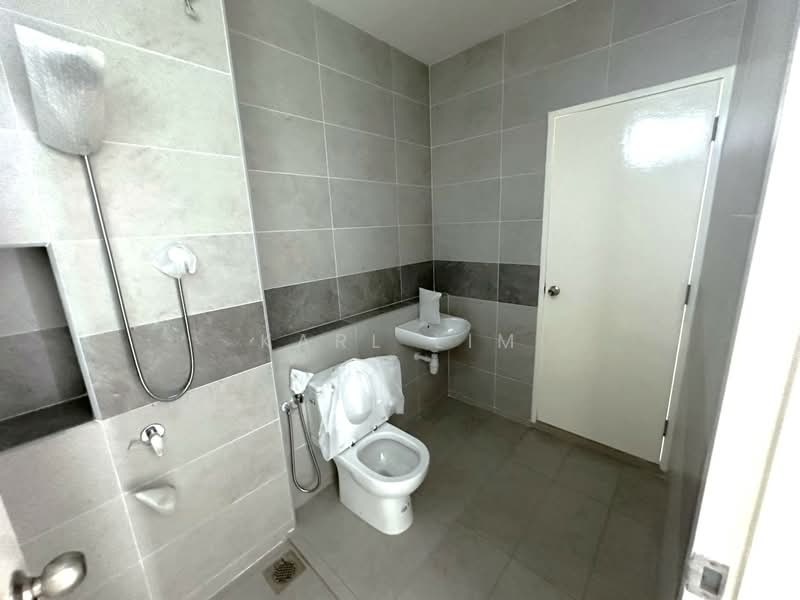 Rumah Teres 2-Tingkat untuk Dijual di Taman Adda Heights (Tebrau) - Karl Lim - Bathroom - PropertyGuru.com.my
