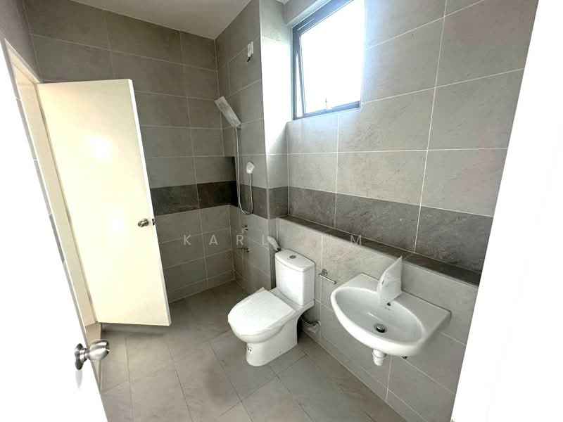 Rumah Teres 2-Tingkat untuk Dijual di Taman Adda Heights (Tebrau) - Karl Lim - Bathroom - PropertyGuru.com.my
