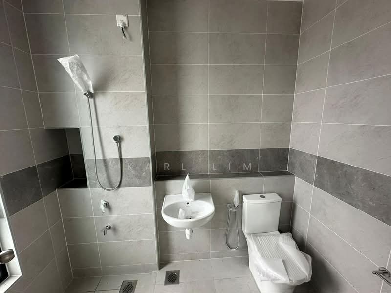 Rumah Teres 2-Tingkat untuk Dijual di Taman Adda Heights (Tebrau) - Karl Lim - Bathroom - PropertyGuru.com.my