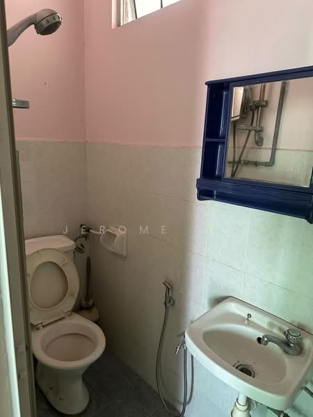 Pangsapuri untuk Dijual di Krystal Suria - Jerome Eng - Bathroom - PropertyGuru.com.my