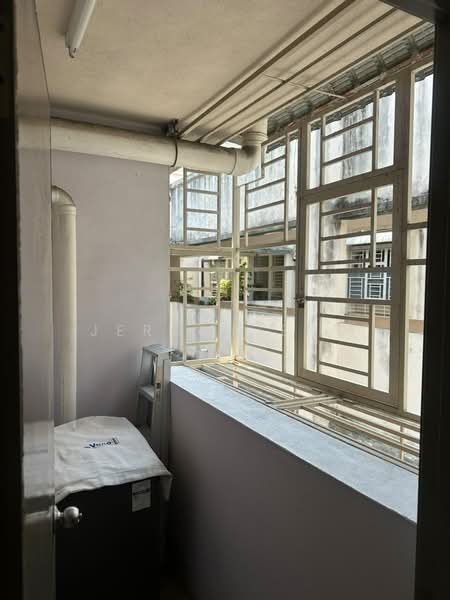 Pangsapuri untuk Dijual di Krystal Suria - Jerome Eng - Balcony - PropertyGuru.com.my