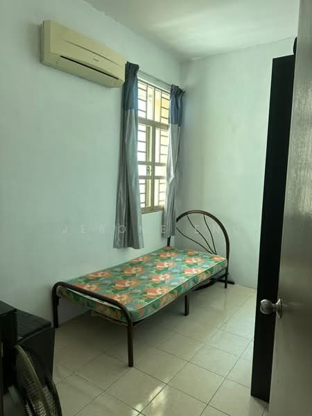 Pangsapuri untuk Dijual di Krystal Suria - Jerome Eng - Bedroom - PropertyGuru.com.my