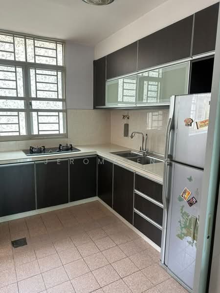 Pangsapuri untuk Dijual di Krystal Suria - Jerome Eng - Kitchen - PropertyGuru.com.my