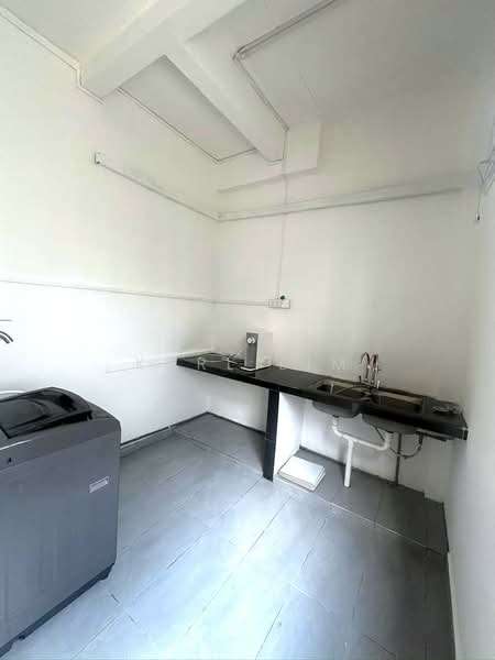 1.5-storey Terraced House for Sale in Bandar Seri Alam (Masai) - Karl Lim - Kitchen - PropertyGuru.com.my