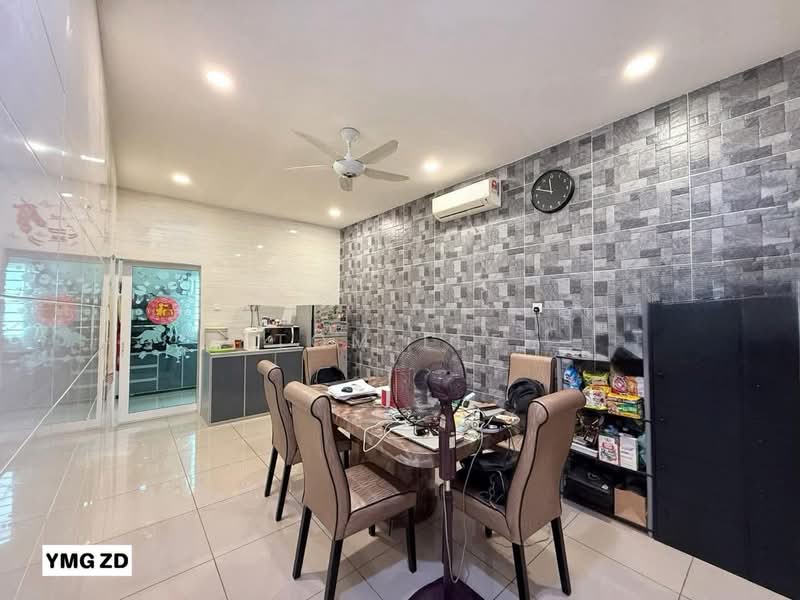 2-storey Terraced House for Sale in Taman Perindustrian Pandamaran (Pelabuhan Klang) - Tom Lee - PropertyGuru.com.my