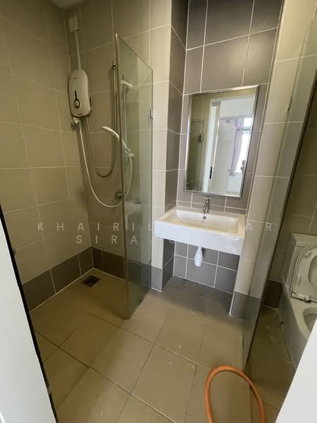 Servis Apartment untuk Dijual di Centrestage Designer Suite - Khairil Anwar Sirajudin - Bathroom - PropertyGuru.com.my