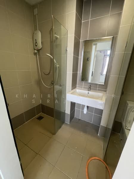 Servis Apartment untuk Dijual di Centrestage Designer Suite - Khairil Anwar Sirajudin - Bathroom - PropertyGuru.com.my