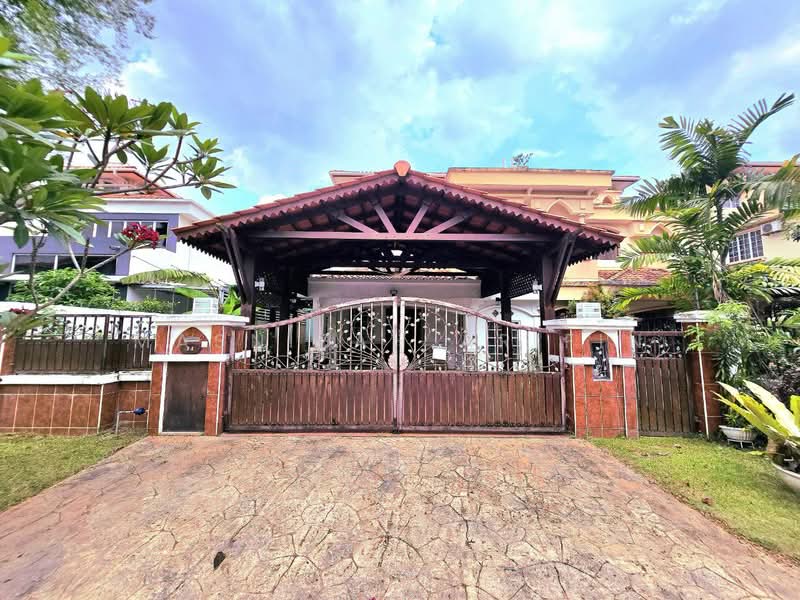 Cluster House for Sale in Sek 13,Salahudin Golf Course (Shah Alam) - Masnizah Arifin - Exterior - PropertyGuru.com.my