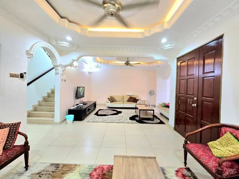 Cluster House for Sale in Sek 13,Salahudin Golf Course (Shah Alam) - Masnizah Arifin - Living Room - PropertyGuru.com.my