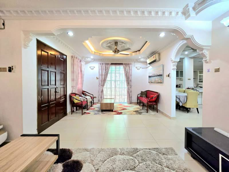 Cluster House for Sale in Sek 13,Salahudin Golf Course (Shah Alam) - Masnizah Arifin - Living Room - PropertyGuru.com.my