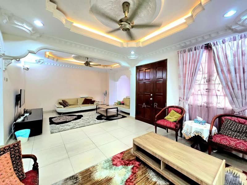 Cluster House for Sale in Sek 13,Salahudin Golf Course (Shah Alam) - Masnizah Arifin - Living Room - PropertyGuru.com.my