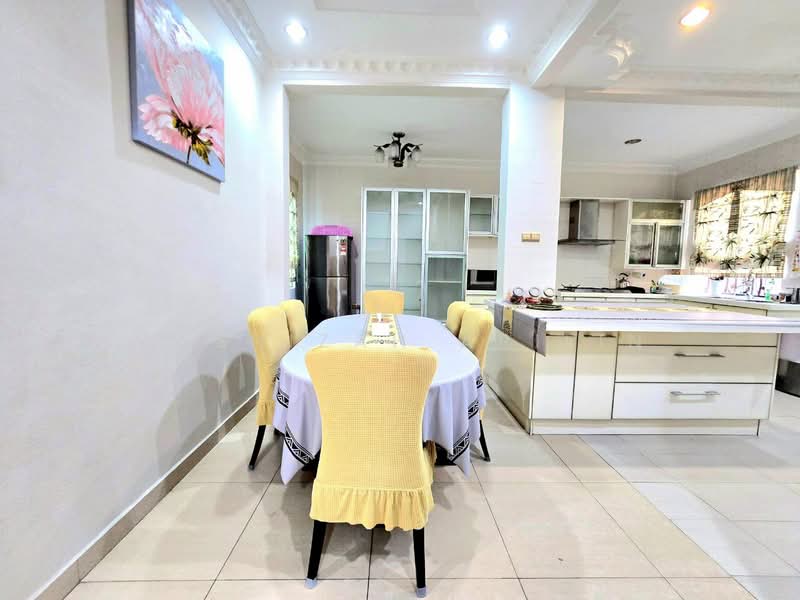 Cluster House for Sale in Sek 13,Salahudin Golf Course (Shah Alam) - Masnizah Arifin - Dining Room - PropertyGuru.com.my