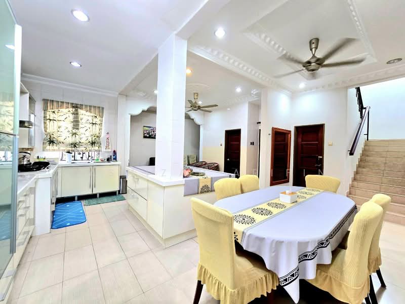 Cluster House for Sale in Sek 13,Salahudin Golf Course (Shah Alam) - Masnizah Arifin - Kitchen - PropertyGuru.com.my