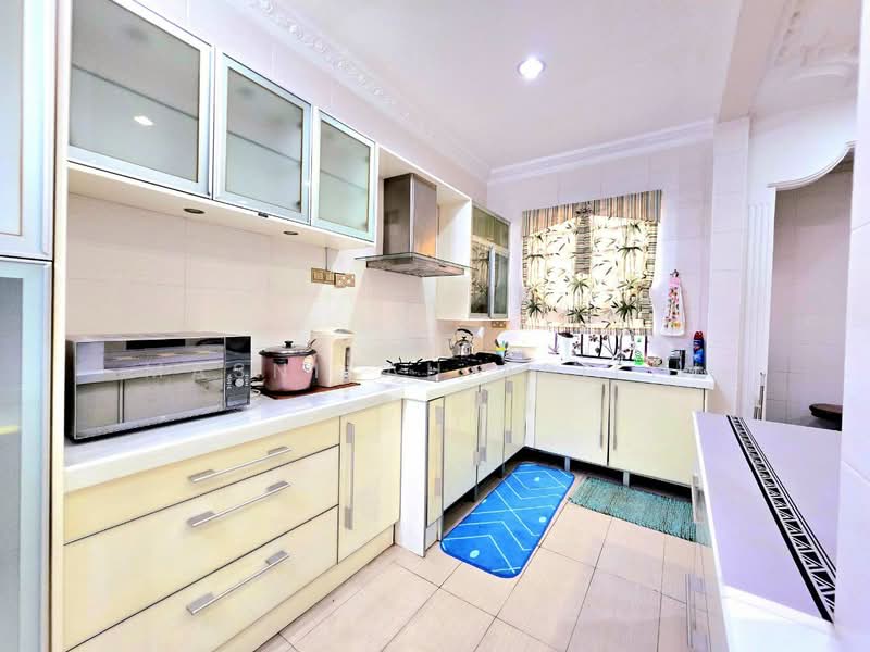 Cluster House for Sale in Sek 13,Salahudin Golf Course (Shah Alam) - Masnizah Arifin - Kitchen - PropertyGuru.com.my