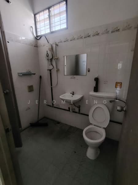 2-storey Terraced House for Sale in Taman Sri Nibong (Bayan Lepas) - Jerome Eng - Bathroom - PropertyGuru.com.my