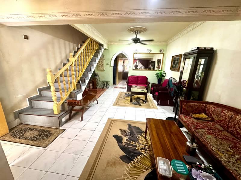2-storey Terraced House for Sale in Kepong (Kuala Lumpur) - Luqman Ramli - Living Room - PropertyGuru.com.my