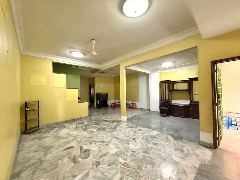 Terraced House for Sale in Usj 2 (Subang Jaya) - Kenix Lee - Living Room - PropertyGuru.com.my