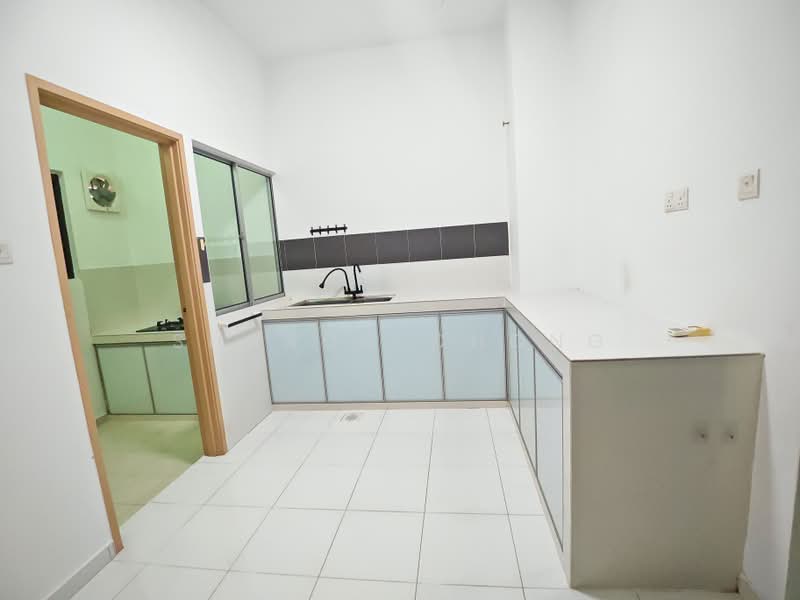 Rumah Teres 2 Tingkat untuk Dijual di Setia Tropika (Johor Bahru) - Sharon Chong - Kitchen - PropertyGuru.com.my