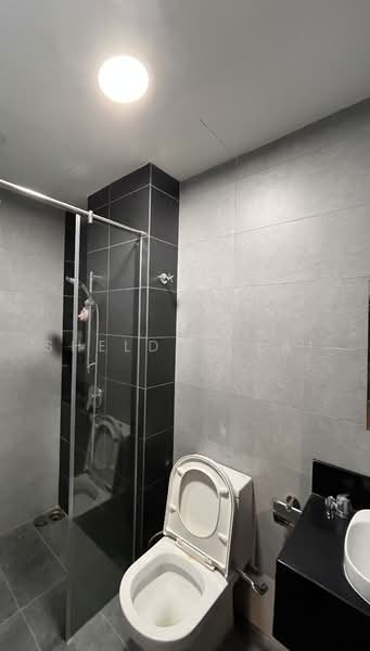 Servis Apartment untuk Disewa di Sunway Velocity TWO - Sheldon Lai - Bathroom - PropertyGuru.com.my