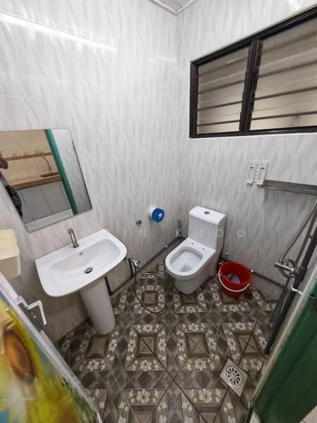 2.5-storey Terraced House for Sale in Pengkalan Pegoh (Ipoh) - Qazin Khoo - Bathroom - PropertyGuru.com.my