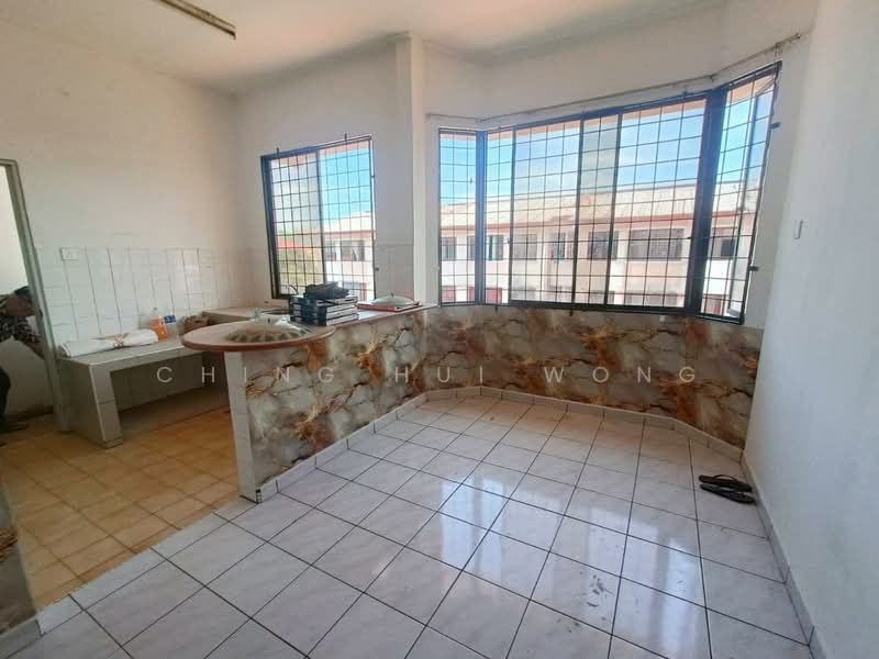 Apartment for Sale at Beverly Hills 1 - Ching Hui Wong - Kitchen - PropertyGuru.com.my