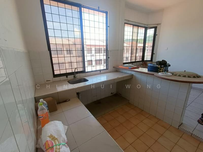 Apartment for Sale at Beverly Hills 1 - Ching Hui Wong - Kitchen - PropertyGuru.com.my