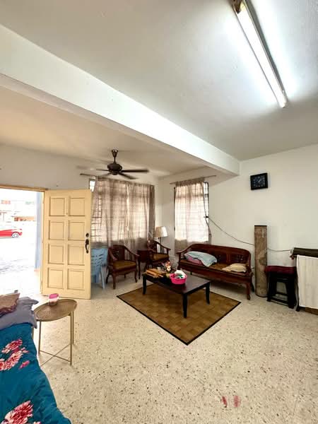 Rumah Teres 2 Tingkat untuk Dijual di Taman Putra Perdana (Puchong) - Luqman Ramli - Living Room - PropertyGuru.com.my
