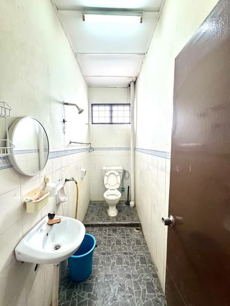 Rumah Teres 2 Tingkat untuk Dijual di Taman Putra Perdana (Puchong) - Luqman Ramli - Bathroom - PropertyGuru.com.my