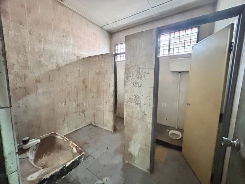 Kilang untuk Disewa di Falim (Menglembu) - Mandy Phang - Bathroom - PropertyGuru.com.my