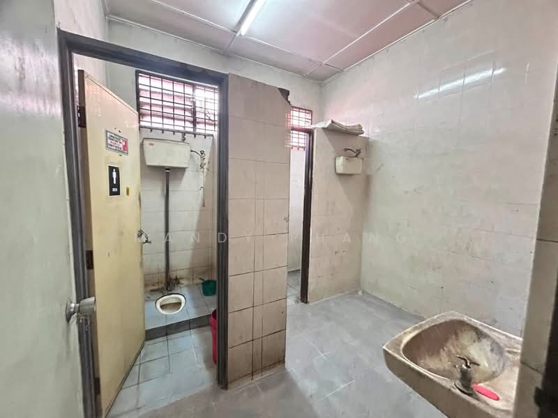 Kilang untuk Disewa di Falim (Menglembu) - Mandy Phang - Bathroom - PropertyGuru.com.my