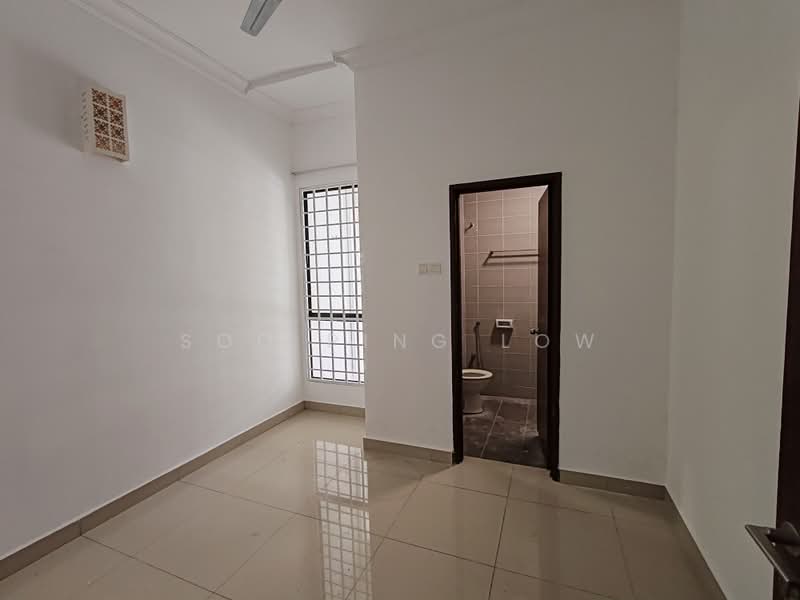 Rumah Teres 2 Tingkat untuk Dijual di Bandar Kinrara (Selangor) - Soo Ping Low - Bathroom - PropertyGuru.com.my