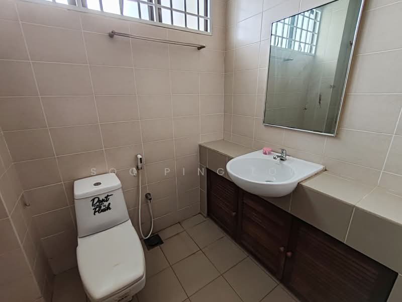 Rumah Teres 2 Tingkat untuk Dijual di Bandar Kinrara (Selangor) - Soo Ping Low - Bathroom - PropertyGuru.com.my