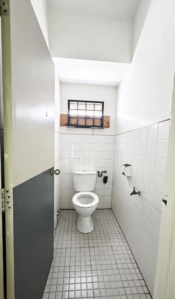 Kedai / Pejabat untuk Disewa di Taman Perindustrian Kip (Kepong) - Racheel Chang - Bathroom - PropertyGuru.com.my