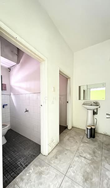 Kedai / Pejabat untuk Disewa di Taman Perindustrian Kip (Kepong) - Racheel Chang - Bathroom - PropertyGuru.com.my