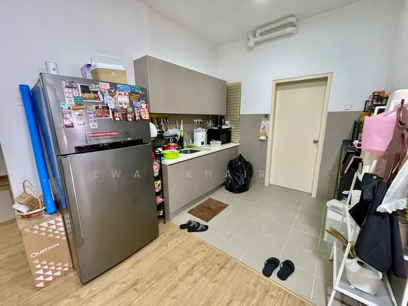 Kondominium untuk Dijual di Lakefront Homes - Ewat Khairul - Kitchen - PropertyGuru.com.my