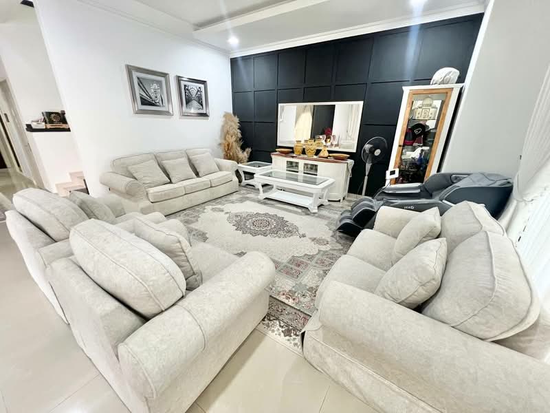 Bungalow for Sale in Bandar Putra Permai (Seri Kembangan) - Nazatul Afzan - PropertyGuru.com.my