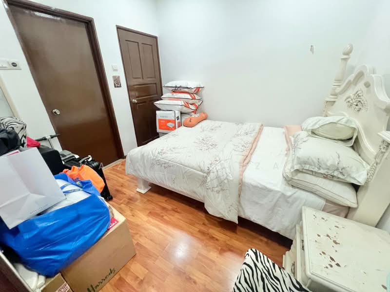 Bungalow for Sale in Bandar Putra Permai (Seri Kembangan) - Nazatul Afzan - PropertyGuru.com.my