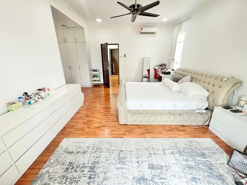 Bungalow for Sale in Bandar Putra Permai (Seri Kembangan) - Nazatul Afzan - PropertyGuru.com.my