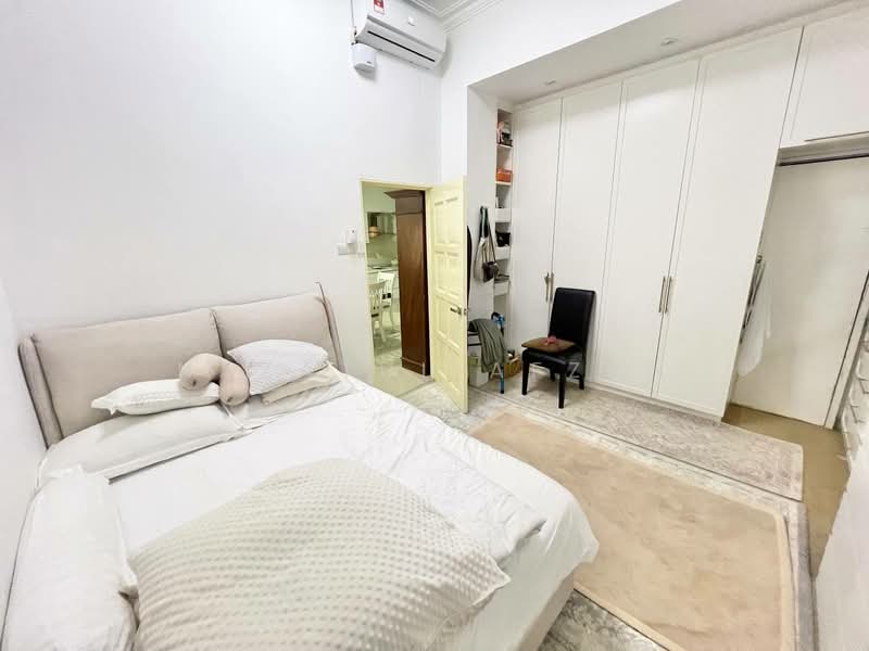 Bungalow for Sale in Bandar Putra Permai (Seri Kembangan) - Nazatul Afzan - PropertyGuru.com.my