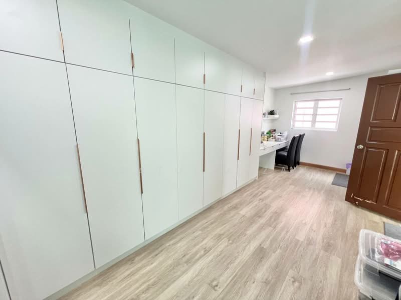 Bungalow for Sale in Bandar Putra Permai (Seri Kembangan) - Nazatul Afzan - PropertyGuru.com.my