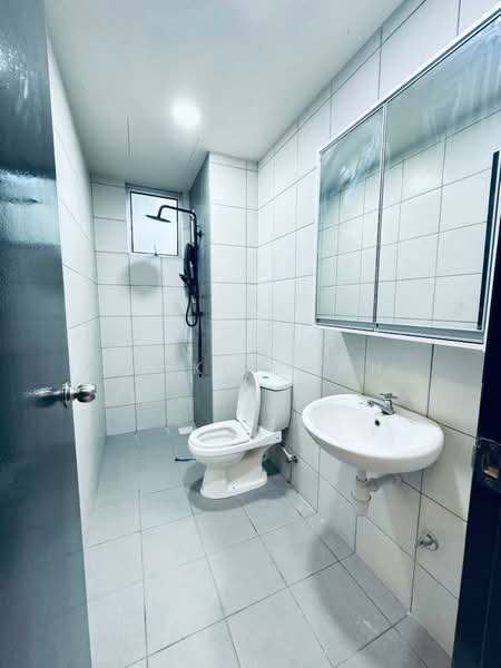 Apartment for Rent at Vista Danau Kota - KINKI CHAN - Bathroom - PropertyGuru.com.my