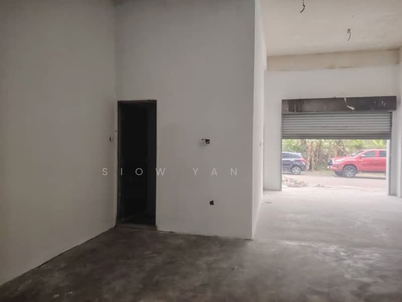 Shop for Sale in Taman Damansara Aliff (Tampoi) - Siow Yan Er - Interior - PropertyGuru.com.my
