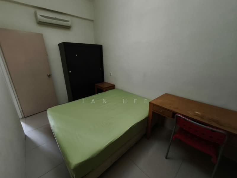Kondominium untuk Disewa di East Lake Residence - Ian Hee - Bedroom - PropertyGuru.com.my