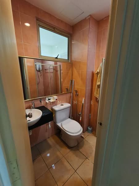 Kondominium untuk Disewa di East Lake Residence - Ian Hee - Bathroom - PropertyGuru.com.my