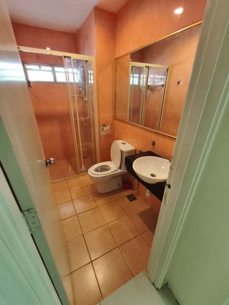 Kondominium untuk Disewa di East Lake Residence - Ian Hee - Bathroom - PropertyGuru.com.my