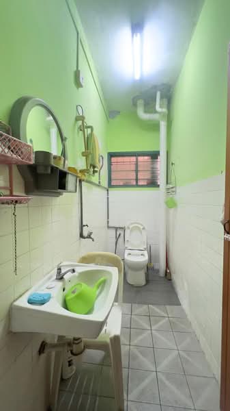 Rumah Teres 2 Tingkat untuk Dijual di Taman Daya (Kepong) - Racheel Chang - Bathroom - PropertyGuru.com.my