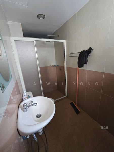 Kondominium untuk Dijual di Dynasty Condo (Dinasti Klang) - Chia Wai Yong - Bathroom - PropertyGuru.com.my