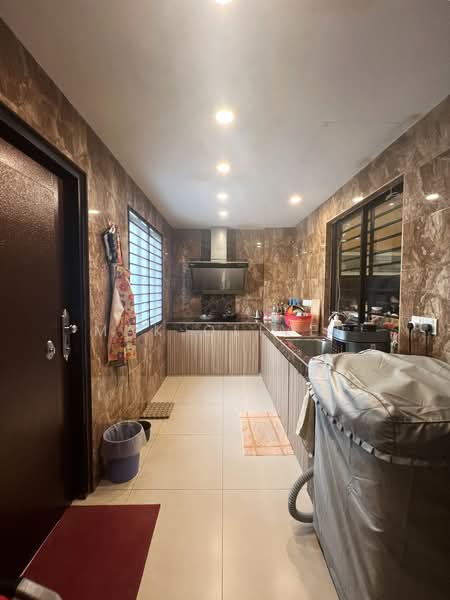 2.5-storey Terraced House for Sale in Kinrara Residence (Puchong) - Mak Oliver - Kitchen - PropertyGuru.com.my