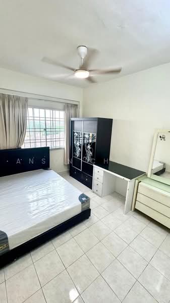 Pangsapuri untuk Disewa di Bayu Puteri 2 - Anson Chong - Bedroom - PropertyGuru.com.my